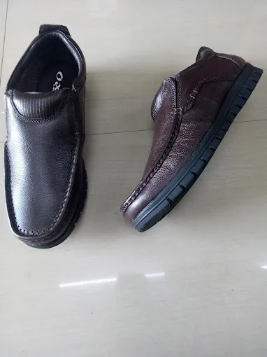 DU FOOT The Leather Store